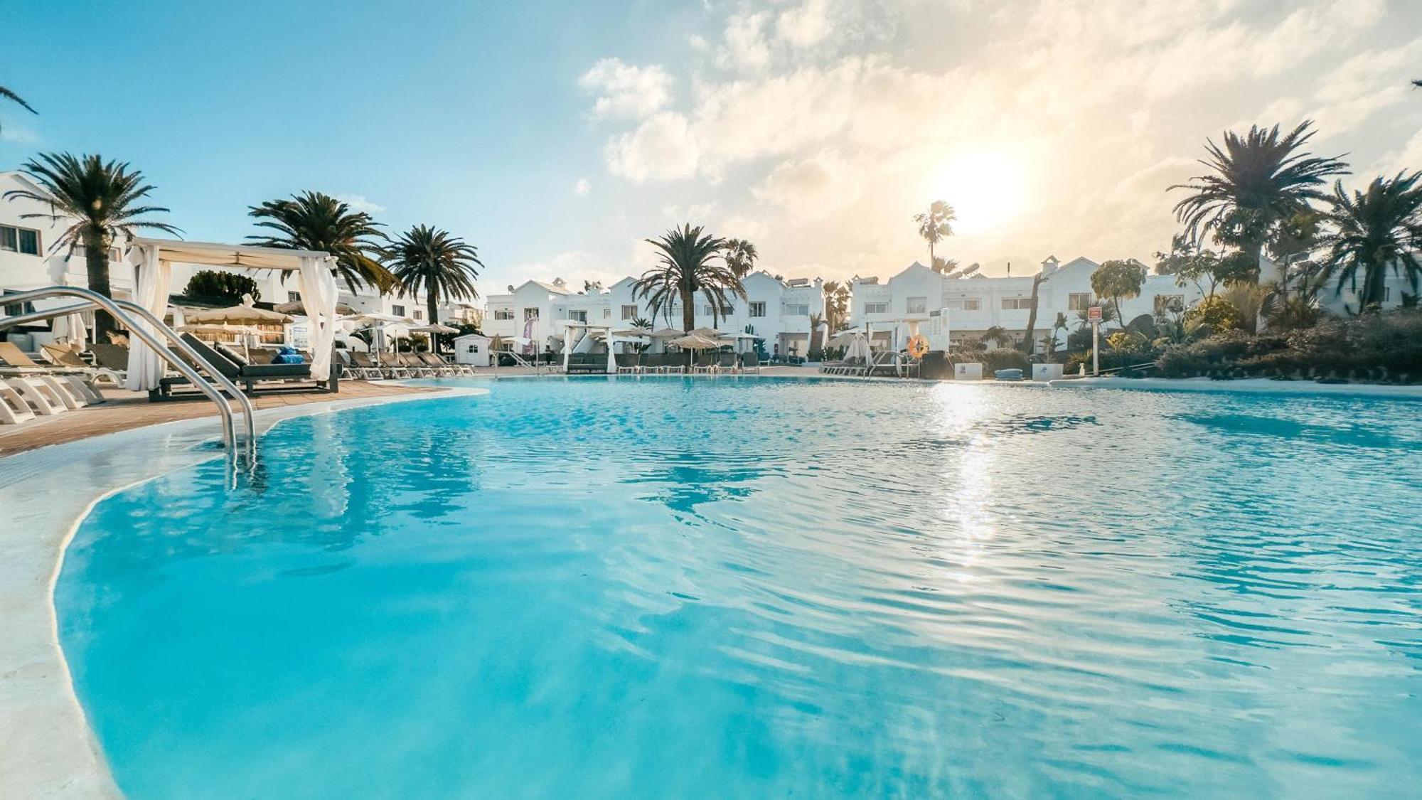 Labranda Corralejo Village Exterior photo